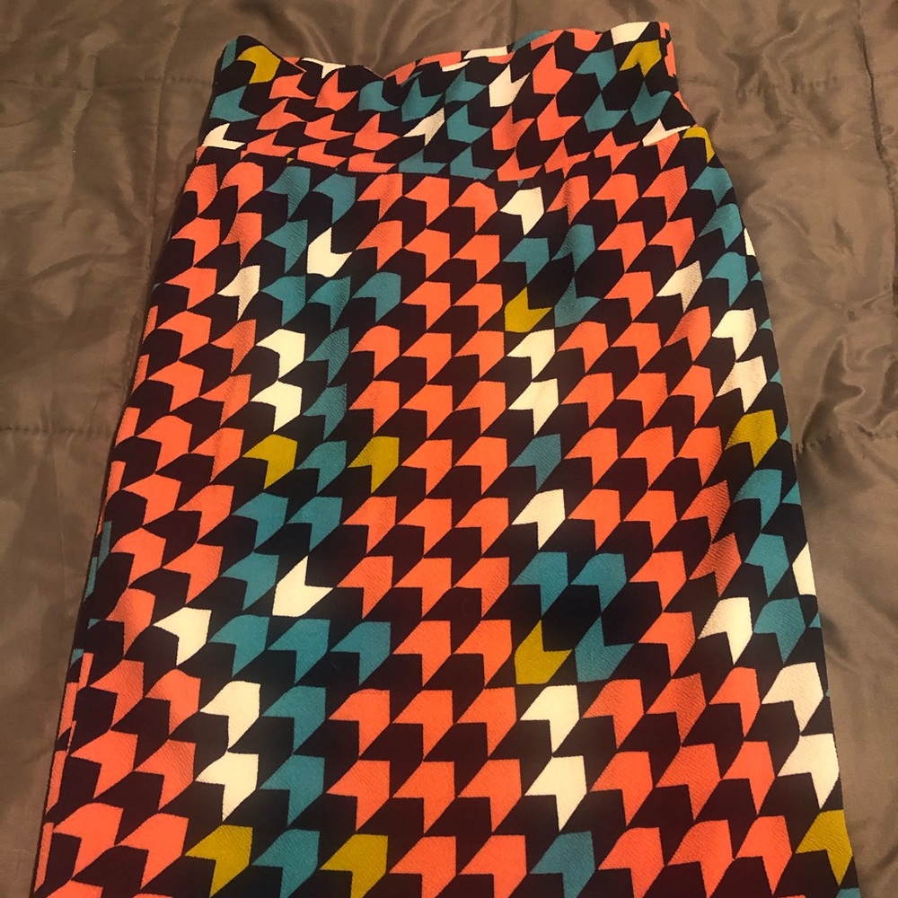 Geometric Patterned Skirt - Picture 3 of 3